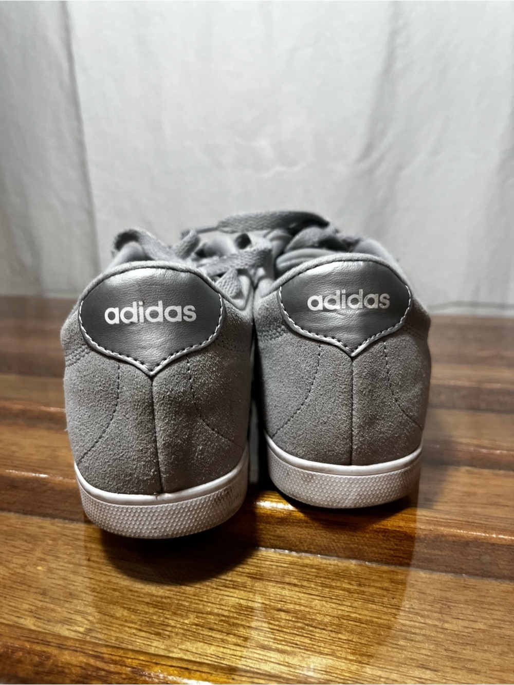 adidas Gray Suede Low-Top Sneakers with White Stripes womens 8.5 - Picture 4 of 11